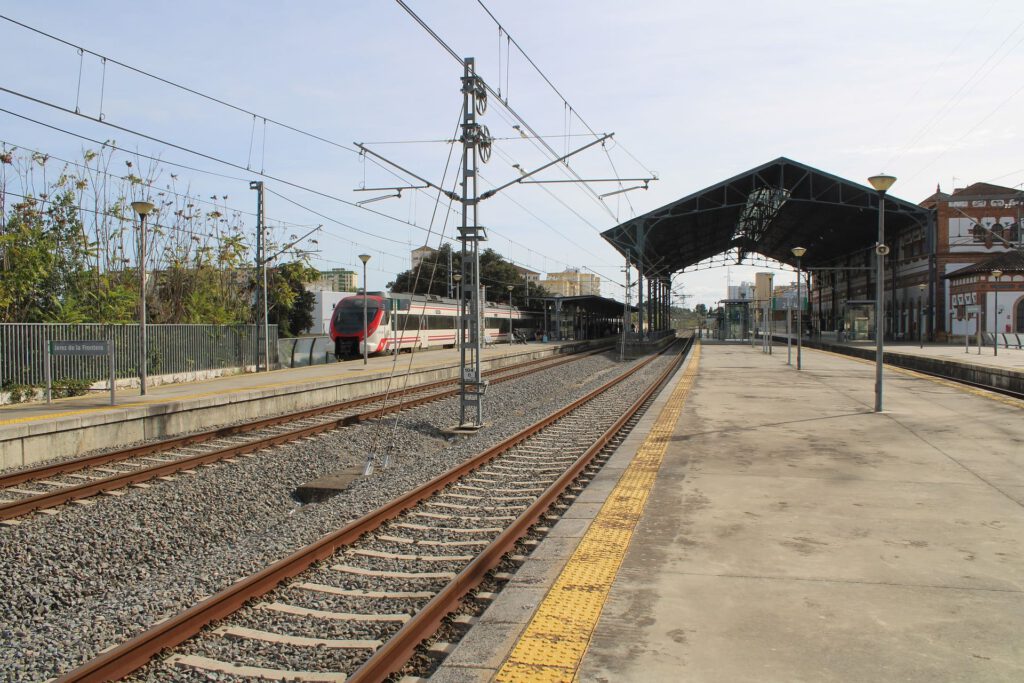 Alter Bahnhof in Jerez Spanien Mietwagen Flughafen